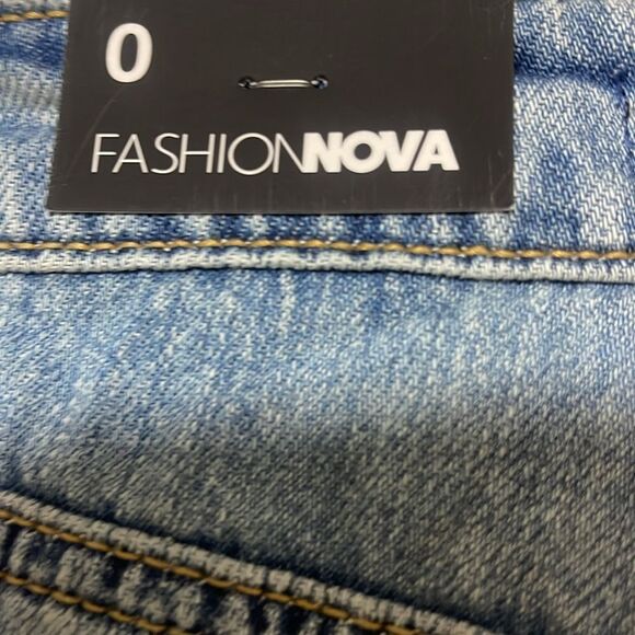 NWT fashion nova can’t tell you Non stretch  destroyed drains size 0 - Picture 7 of 8